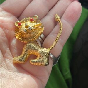 Gold LISNER Lion Brooch with Red Accents